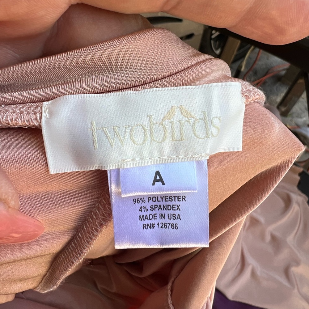 Twobirds Blush Backless Dress - Picture 3 of 6